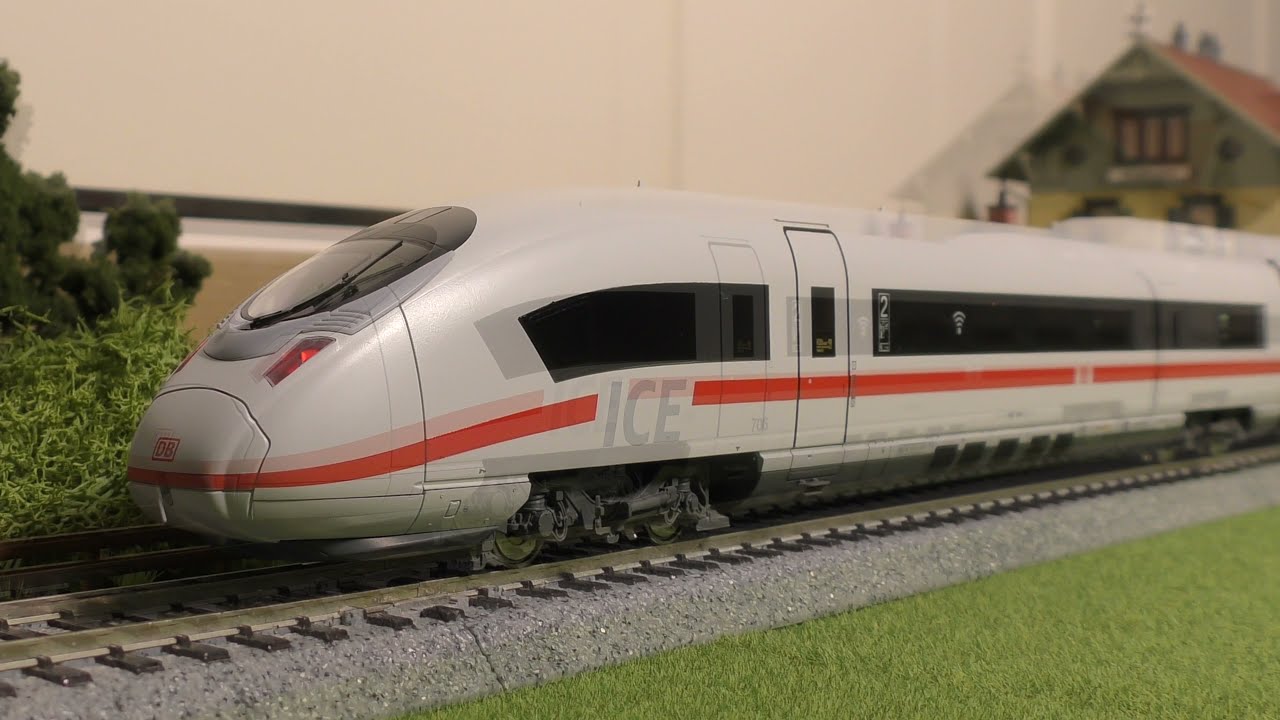 ROCO 72041+72043 ICE 3 407 006-1 of the DB AG DCC Sound - YouTube