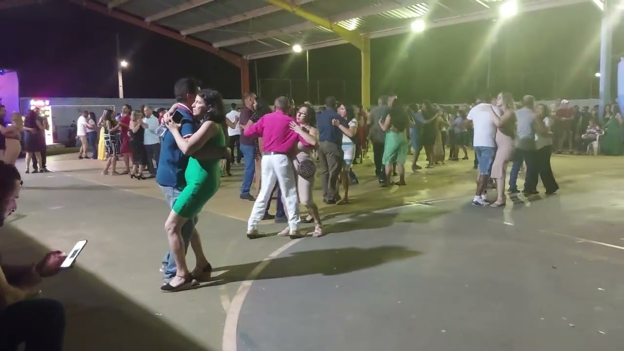 Vamos dança Forro #passossertanejos #Mamonas #roça #vidanaroça #minasgerais #vidareal  #mulherbonita