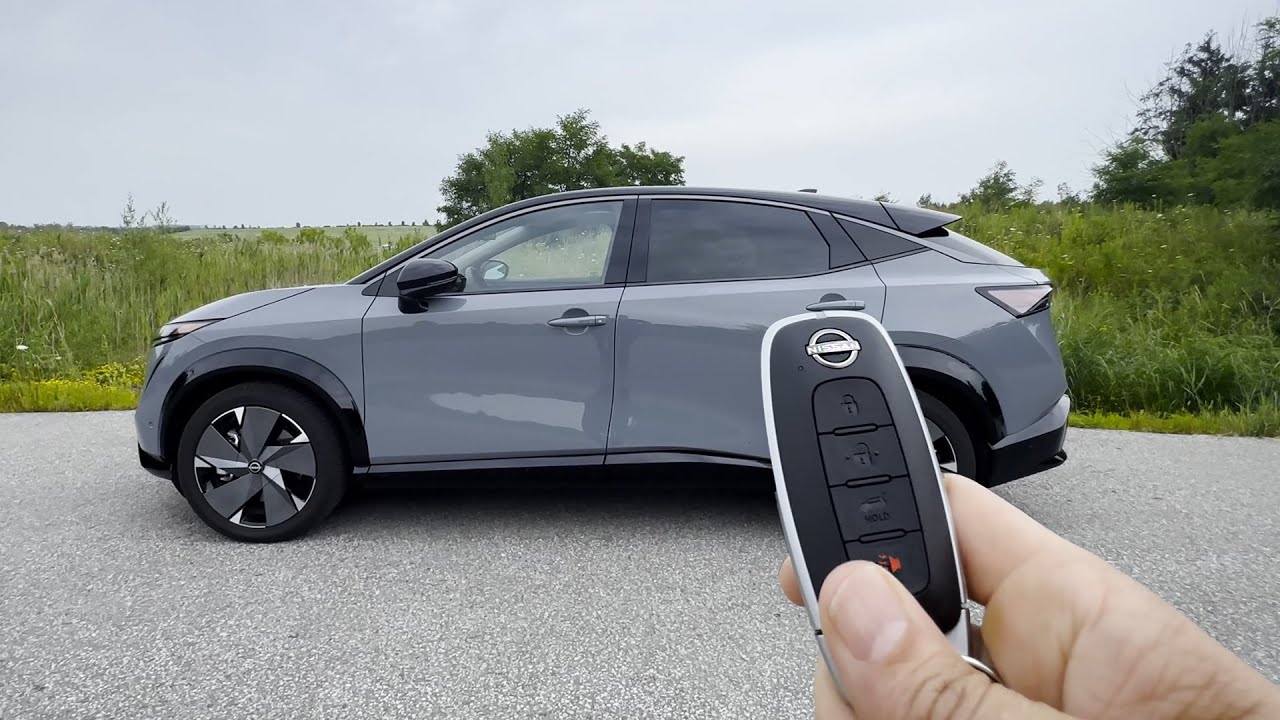 Keyfob in the Nissan Ariya (and how to set up different features) - YouTube