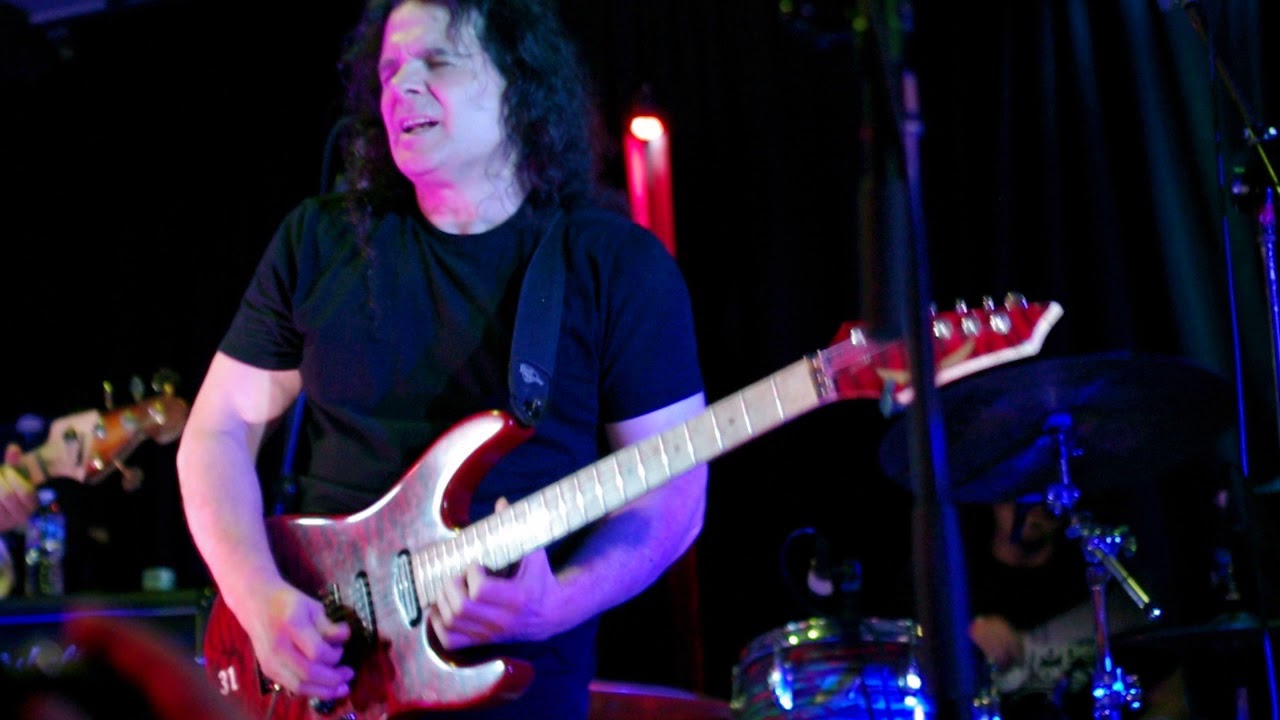 Vinnie Moore - 