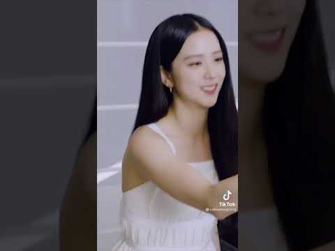 Jisoo Speaking English Confidently 