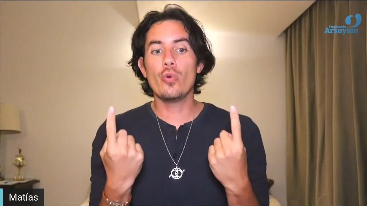 Day 111 Crown SMELL - Matias De Stefano - English Edit