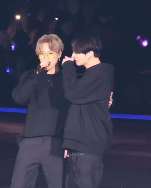 (191029) Jungkook cry so hard during Mikrokosmos performance 😭😭 and Jimin is there for him.