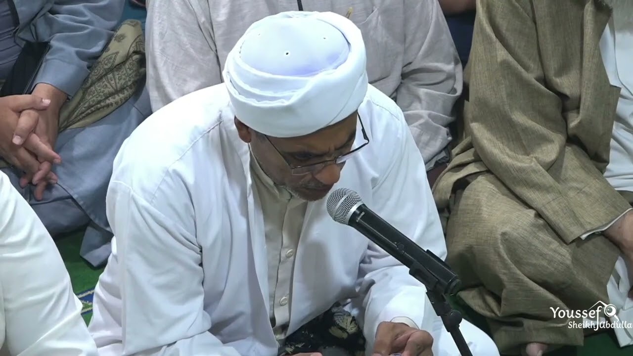 من دار المصطفى بتريم-قصيدة للإمام الحداد: عطفة يا جيرة العلم يا أهيل الجود والكرم-جماعي