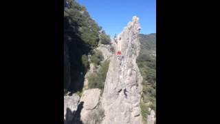 Tirolina en la vía ferrata de Gaucín