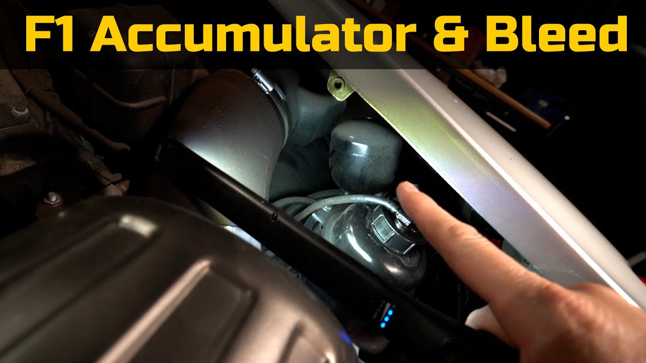 Как заменить аккумулятор F1 и прокачать систему F1 на Ferrari F430