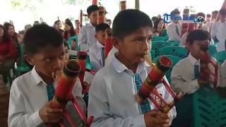 Siswa SDN Inpres Lemo Memainkan Musik Bambu Khas Toraja