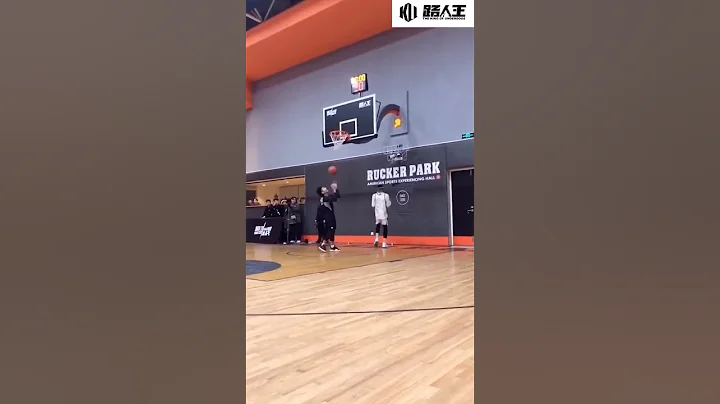 经典回顾：军哥Vs北美传奇街球手“上帝之手” - 天天要闻
