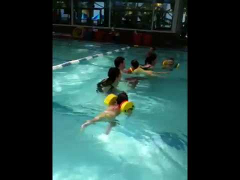 Kayden swimming solo - The first time little Kayden girl tr