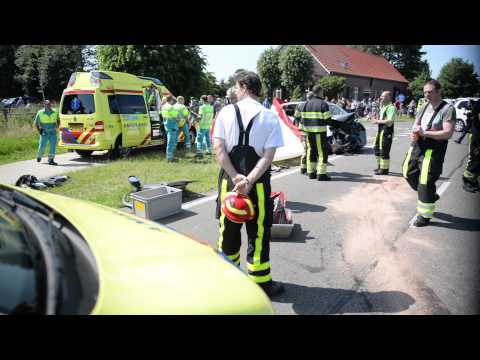 RUWE BEELDEN: 4 Gewonden door aanrijding Roggel 6-6-2015
