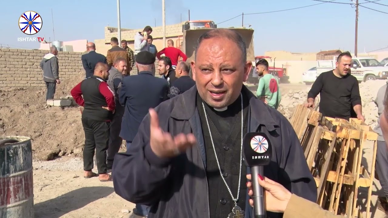 من ركام بلدة باطنايا بناء مغارة  الميلاد المجيد