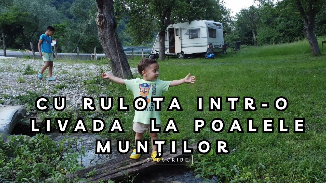 Cu rulota într-o livada cu meri la poalele Munților Cernei