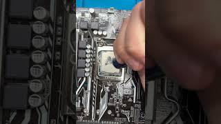 Aplici gresit pasta termica! 🤔 #tech #computer #thermalpaste #cooling #romania #gaming