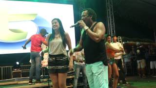 Nany Bucker canta com banda É O TCHAN no Fortal- Divulgacao