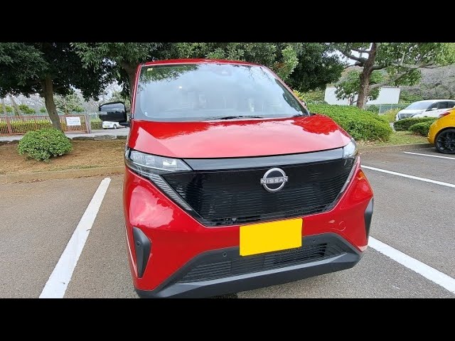 Which is more practical and has a longer driving range? Nissan