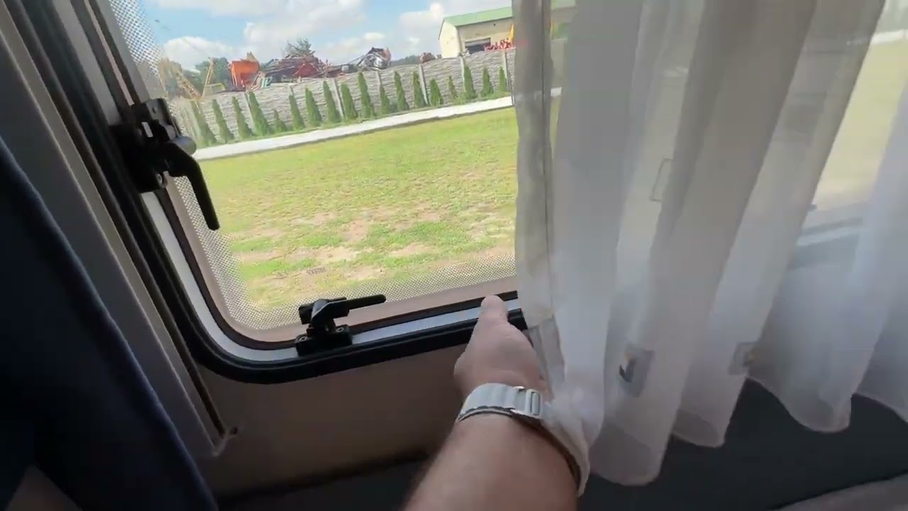 RICAR - Hobby 460 UFE 2005 z przedsionkiem Isabella.