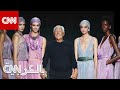 أسلوبه المميز جعله المفضل لمشاهير هوليوود نظرة على حياة مصمم الأزياء الشهير جورجيو أرماني 