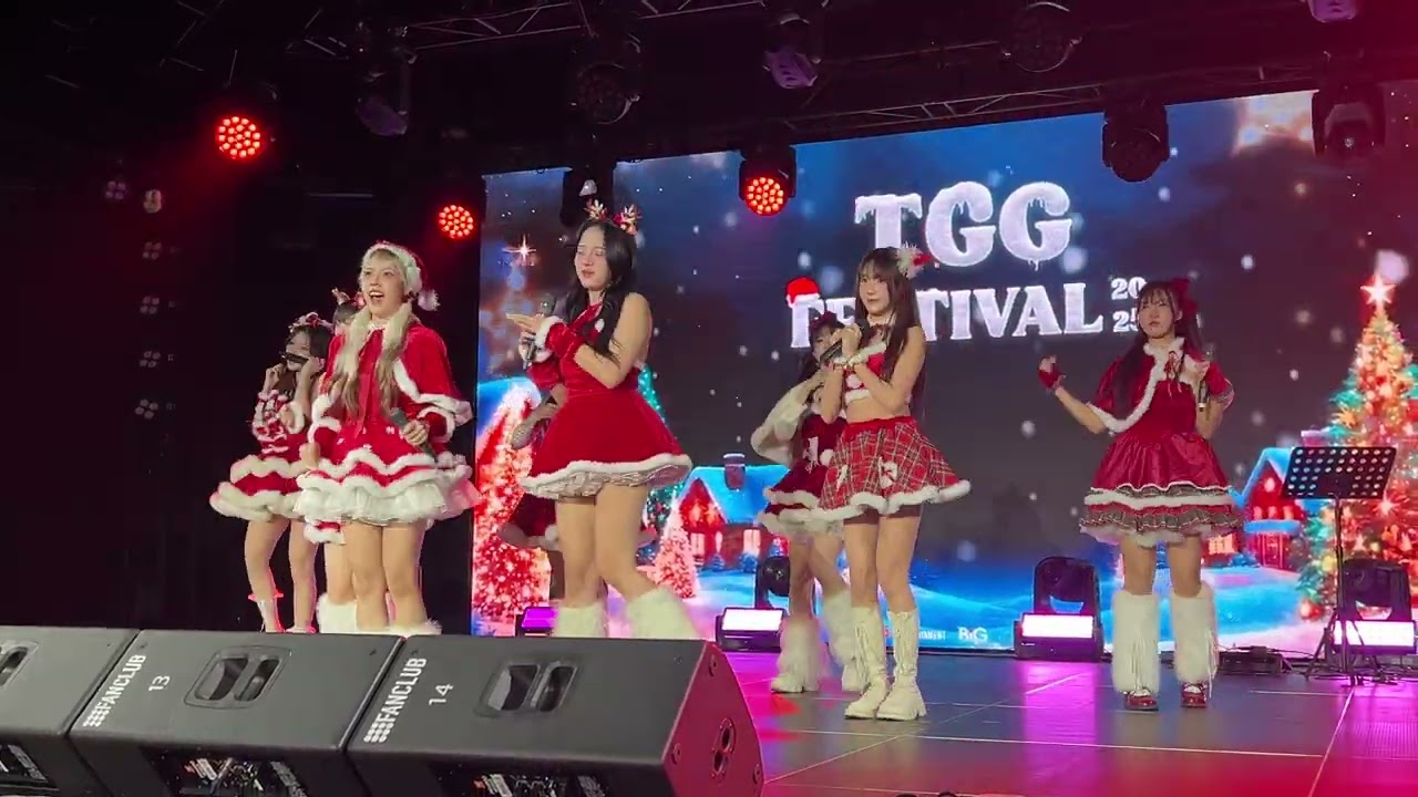 [Fancam] Peach You [Special Show] [4K] 20251228 @TGG Festival 2025 , The Street Ratchada