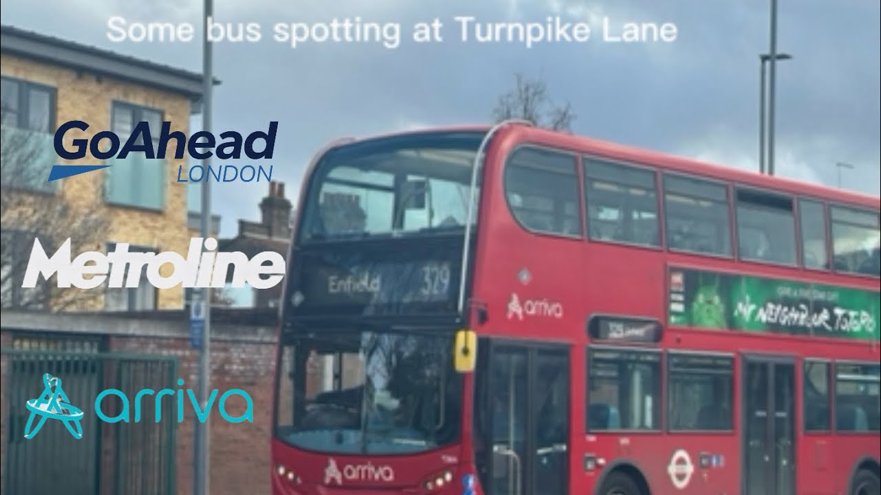 Small bus spotting at Turnpike Lane and Wood green
