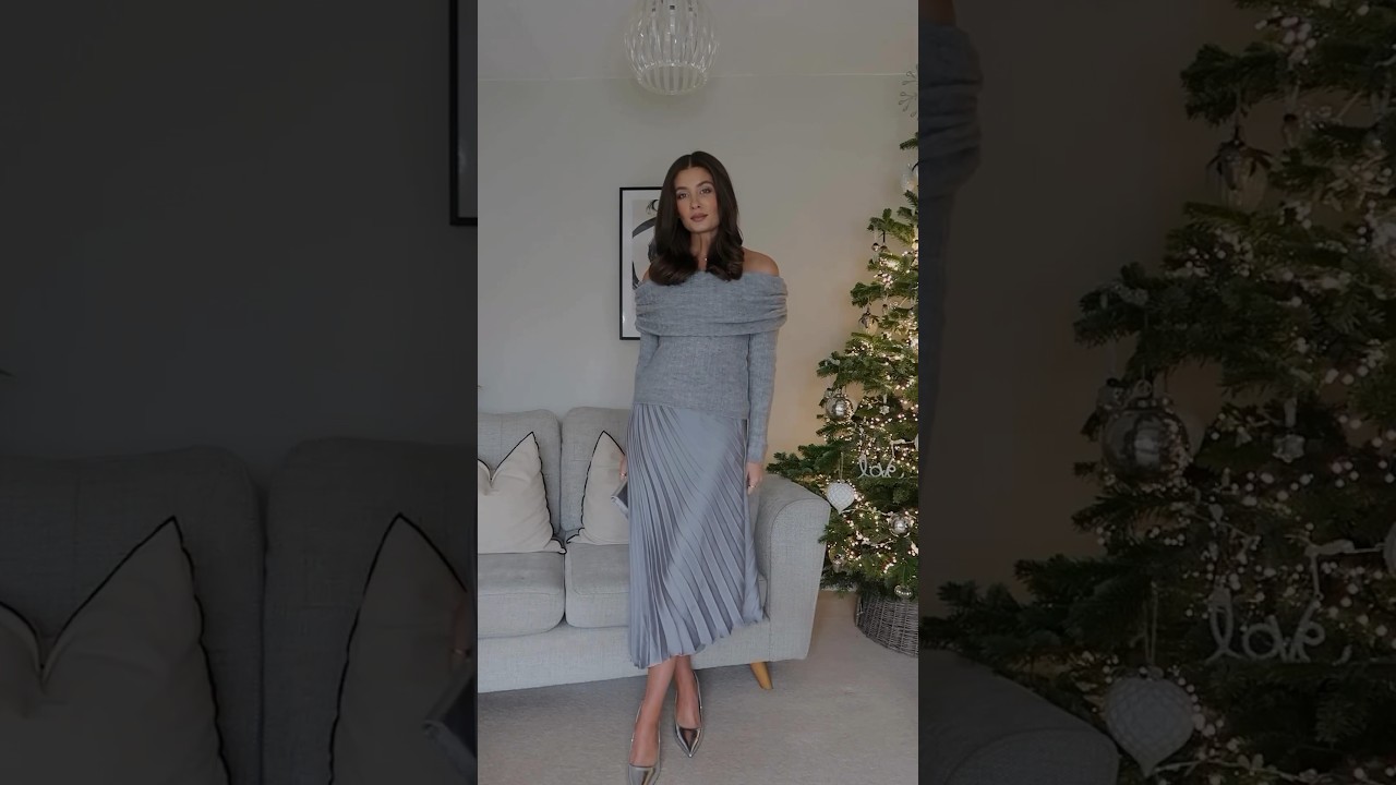 Elegant modest outfits | modest Christmas outfit | classy aesthetic | credit@amybethvdl