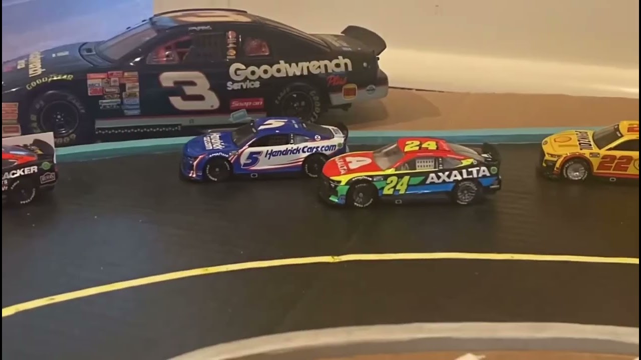 A NASCAR stop motion but with the smooth effect and a different creator each lap