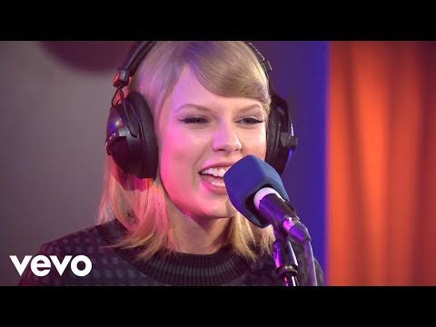 Taylor Swift - Shake It Off (in the Live Lounge)