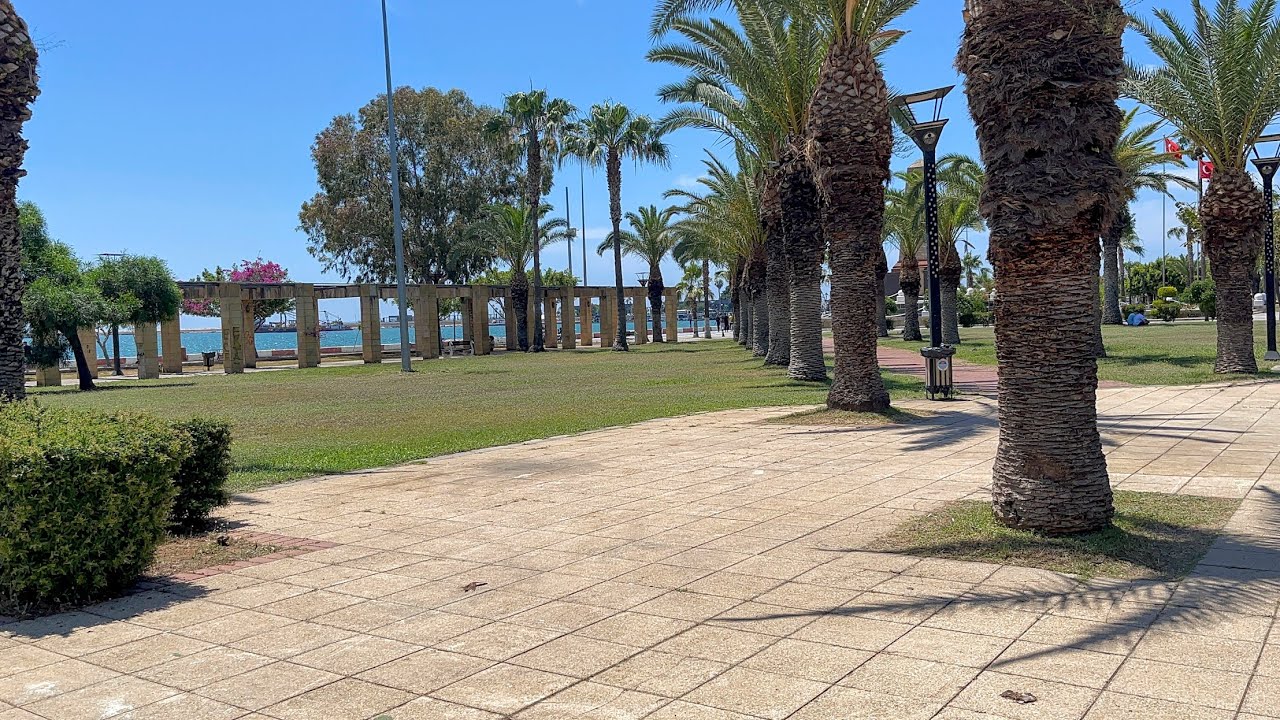 كورنيش التشارشي عند الميناء في مرسين بتركيا