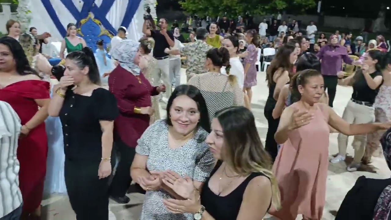 Torbalı/subaşı köyünden Mehmet Çetin'in sünnet düğününde oryantel gösterisi 