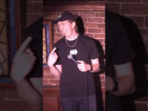 Comedian tells WORST dad joke…