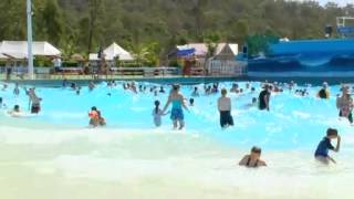 Wave Pool at Wet'n'Wild