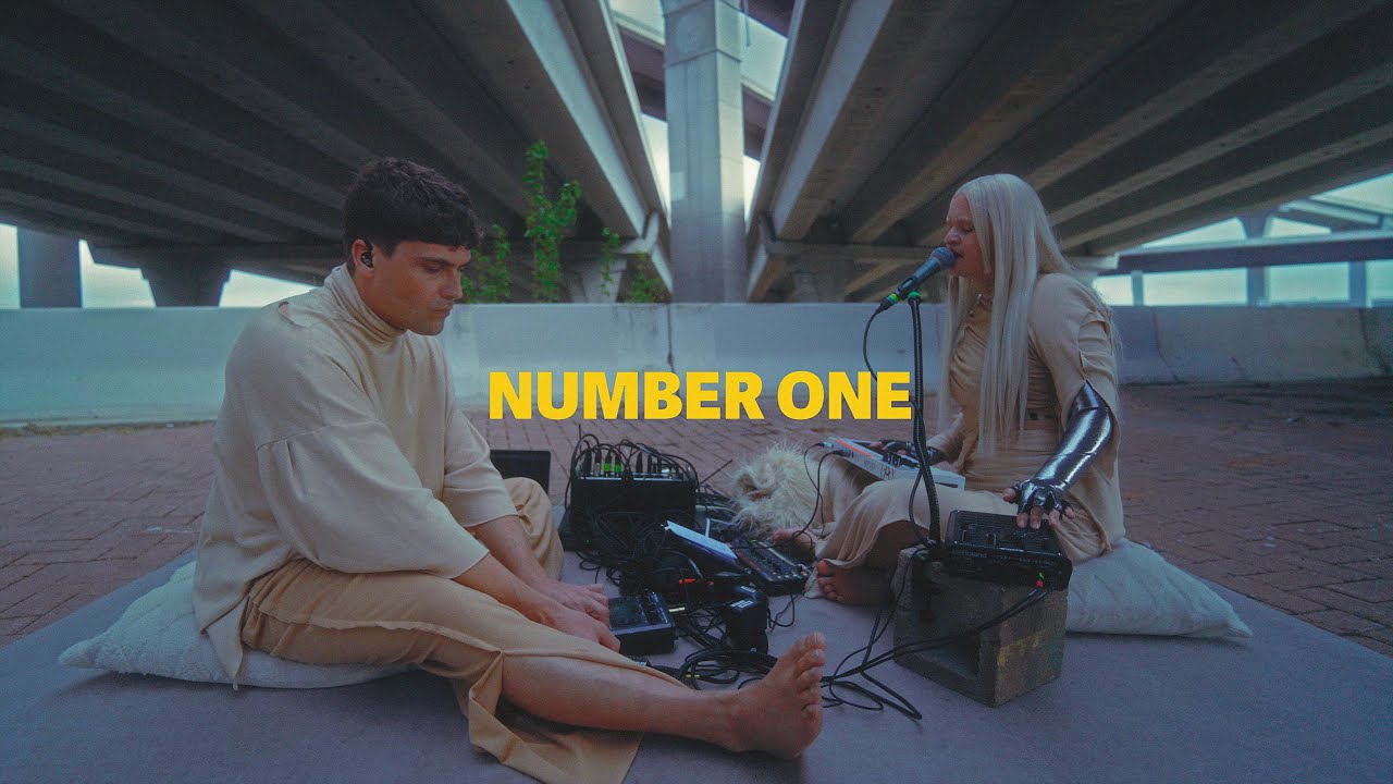 YouTubeでÄTNA - Number One (Official Video)を視聴 YouTubeでÄTNA - Number One (Official Video)を視聴