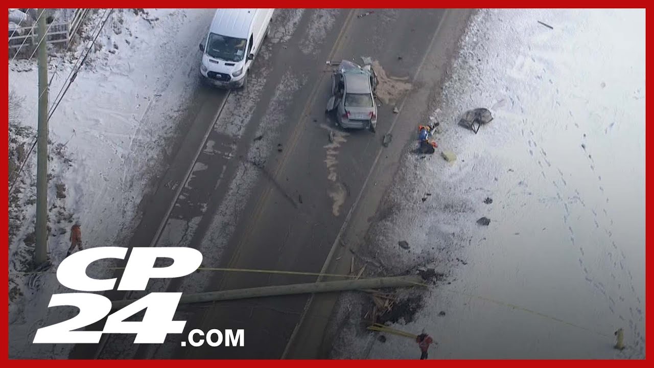 Two taken to hospital after car crash in Vaughan - YouTube