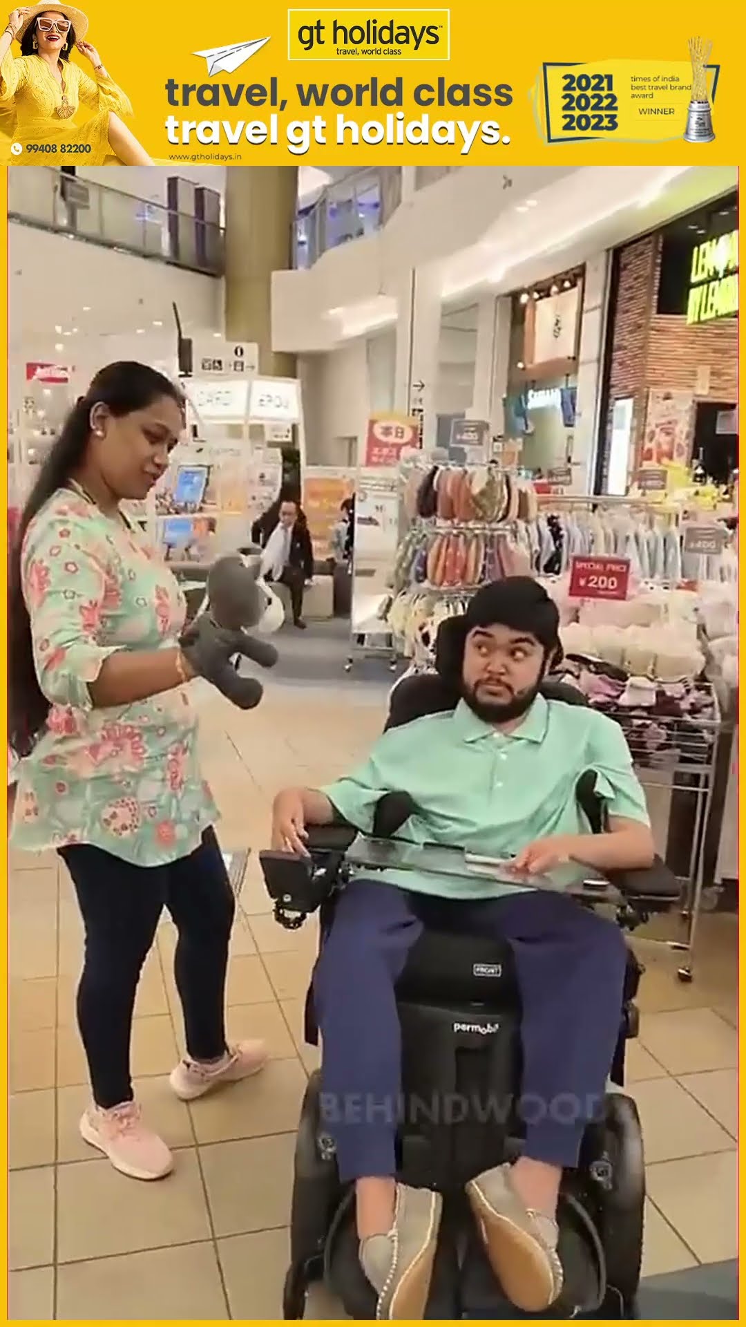 மனைவி,அம்மா கூட Shopping போன Dhanoosh ? 'என்ன வேணுமோ எடுத்துக்கோ'