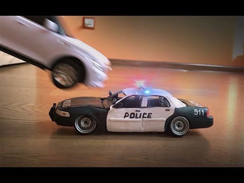 Уничтожение полицейского ford из ПЛАСТИЛИНА краш тест,  Crash test plasticine Police