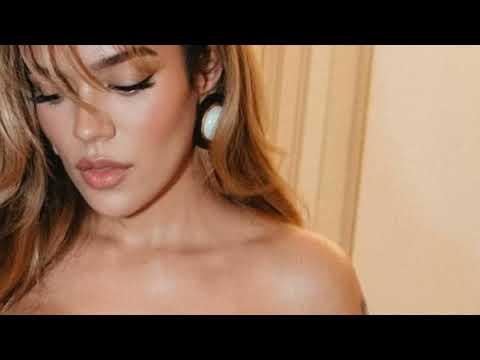 Video Karol G se quiebra durante las honras fúnebres de su tía Teresa, una figura cercana a la vida y c...