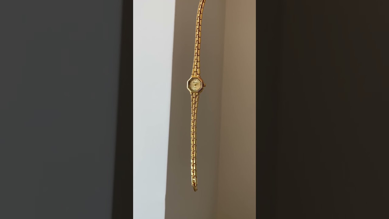 Vintage Style Dainty Gold Small Face Women’s Watch 