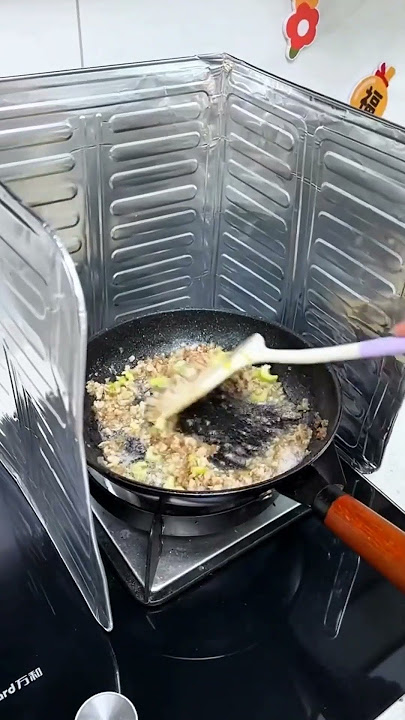 Sejak Punya Alat Sekat Kompor Ini, Masak Jadi Lebih Nyaman Karena Tidak Takut Nyiprat Kemana - mana