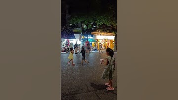 hanoi street kids playing🫰🇻🇳 #travel #kidsvideo #hanoi #vietnam #vietnamesesong