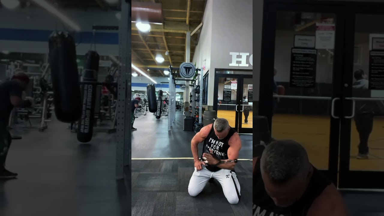 One arm cable side presses, are great way to isolate the pecs one at a time #fit #motivation