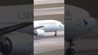 CATHAY PACIFIC B777-300 takeoff at Hong Kong Airport #shorts #aviation #cathaypacific #takeoff