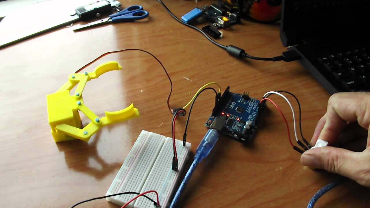 Robot Claw - YouTube
