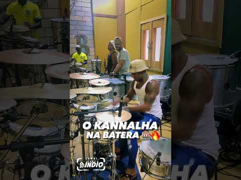 Vídeo: O que é c na bateria?