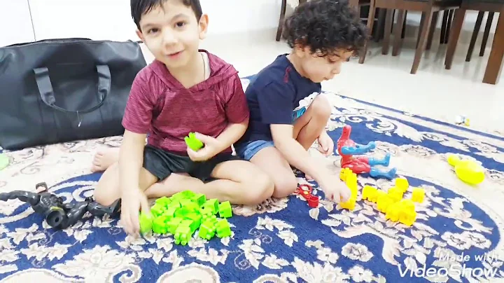 Adam & Hamoudi play in the  cubes