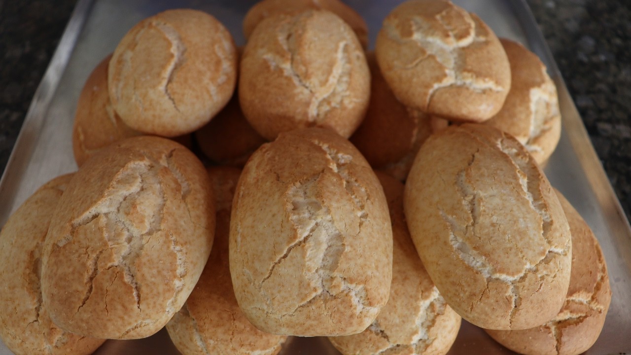 Bolacha sem trigo que desmancha na boca com poucos ingredientes!