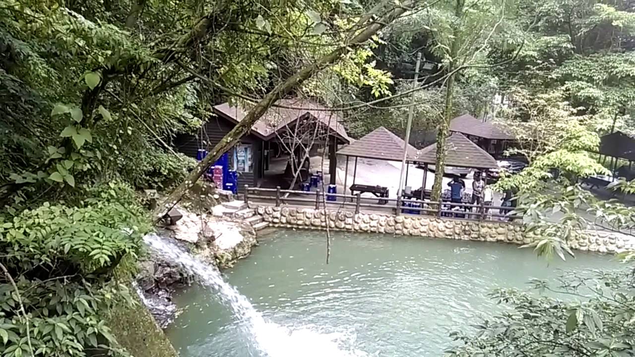 跟老爸開車到三峽花岩山林走步道 再逛彩虹瀑布水量變少 別有風韻2km 174 Youtube