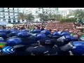 الجزائر الآن بعد ضغط المتظاهرين الشرطة تنسحب من ساحة البريد المركزي 