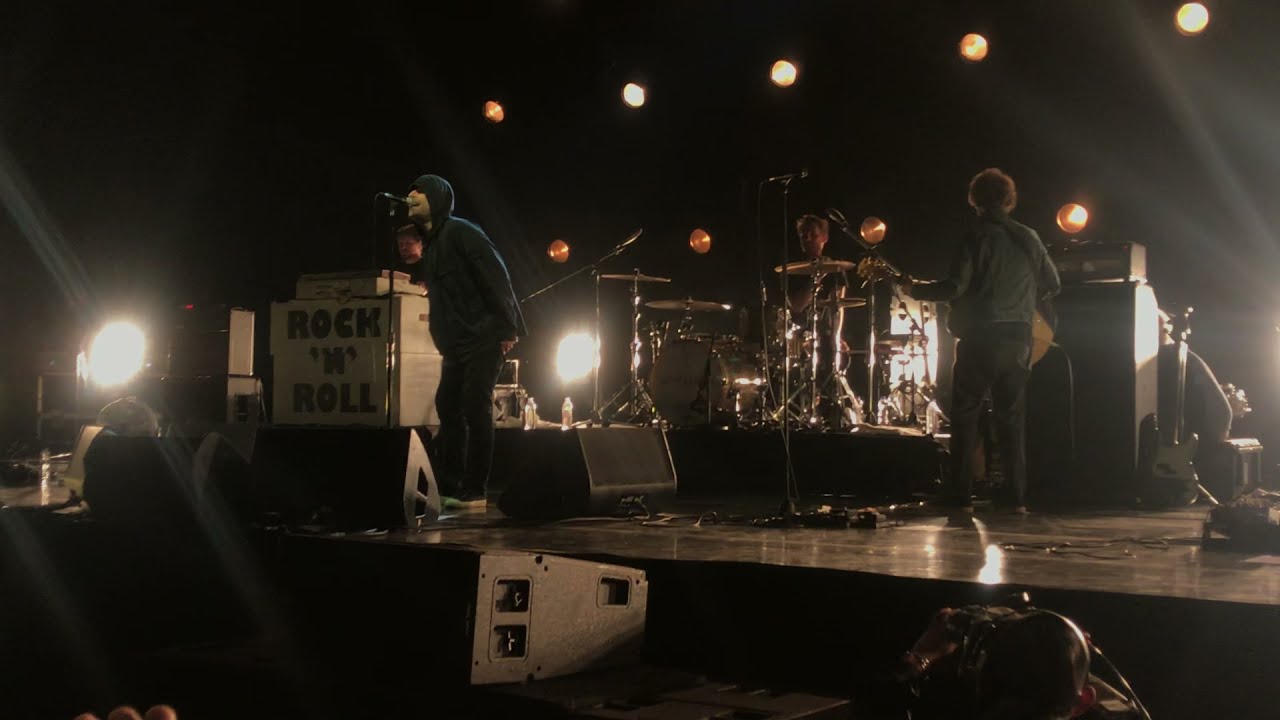 Liam Gallagher - Oasis - Wonderwall  (Live in Bangkok 2018)