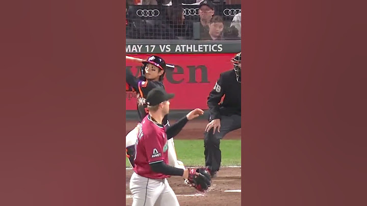 Jung Hoo Lee homers on Korean Heritage Night at Oracle Park!