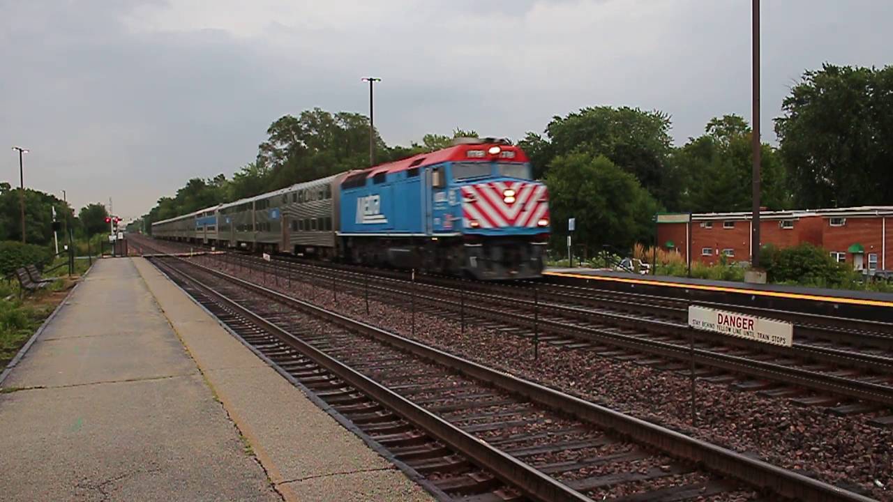 Metra 178 Leads An Express Train Through Villa Park YouTube