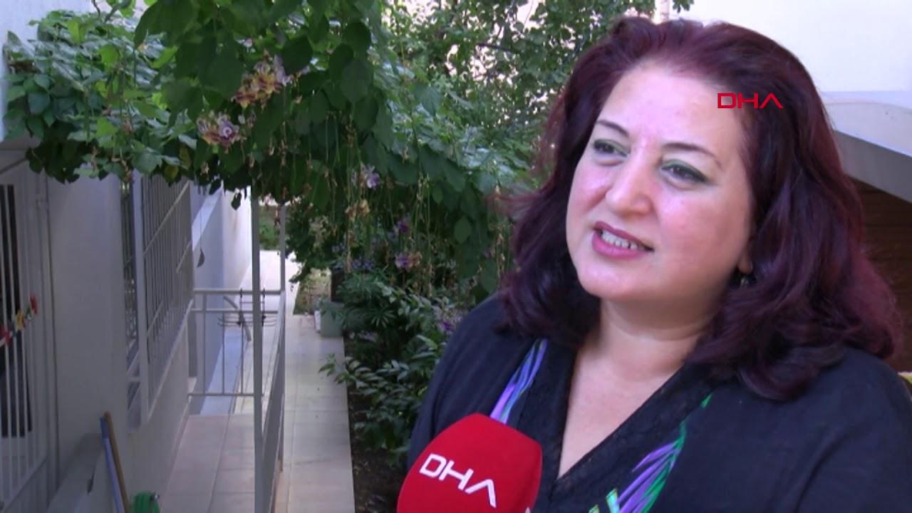 İzmirliler'in anılarında kalan selluka çiçeğinin, bahçeleri sarması için çabalıyorlar